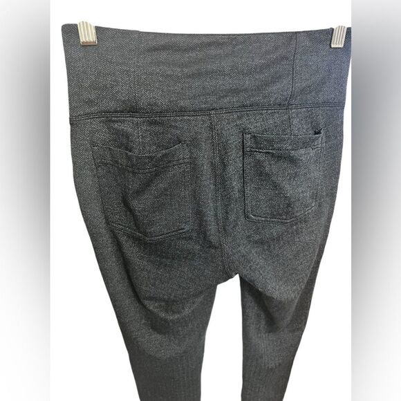 Athleta Herringbone High Waist Leggings Dark Blue
Color Size Small - Picture 6 of 8